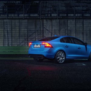 2017-volvo-s60-polestar_100596652_h.jpg