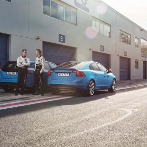 2017-volvo-s60-polestar_100596658_h.jpg