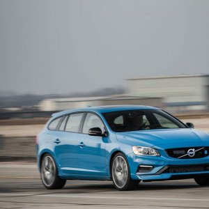 2017-Volvo-V60-Polestar-102.jpg